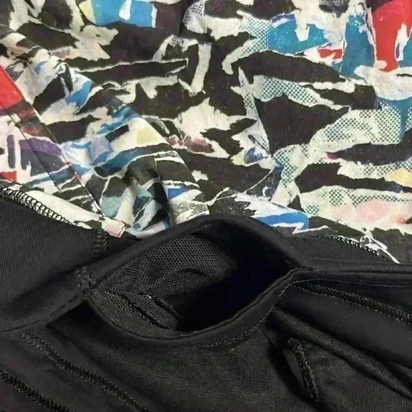 Lululemon women’s short - Picture 11 of 14